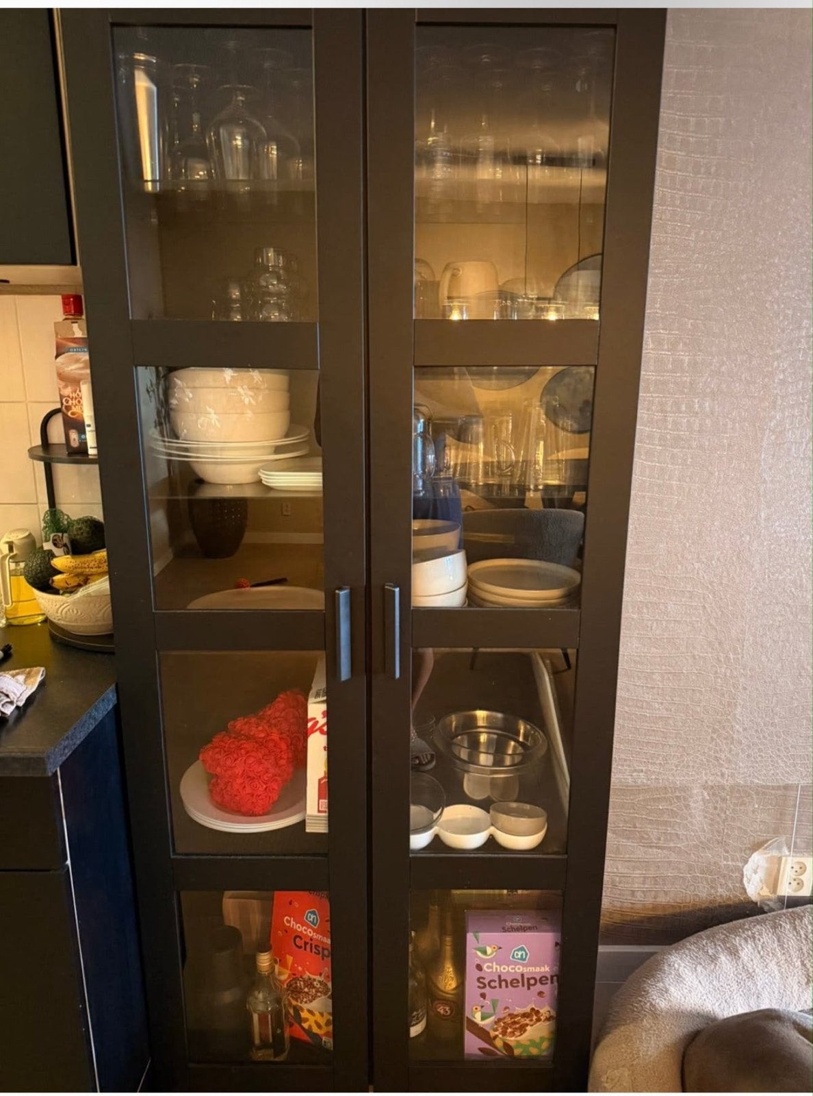 IKEA Vitrinekast met Glazen Deuren - Zwartbruin, Ophalen of Verzenden, Gebruikt
