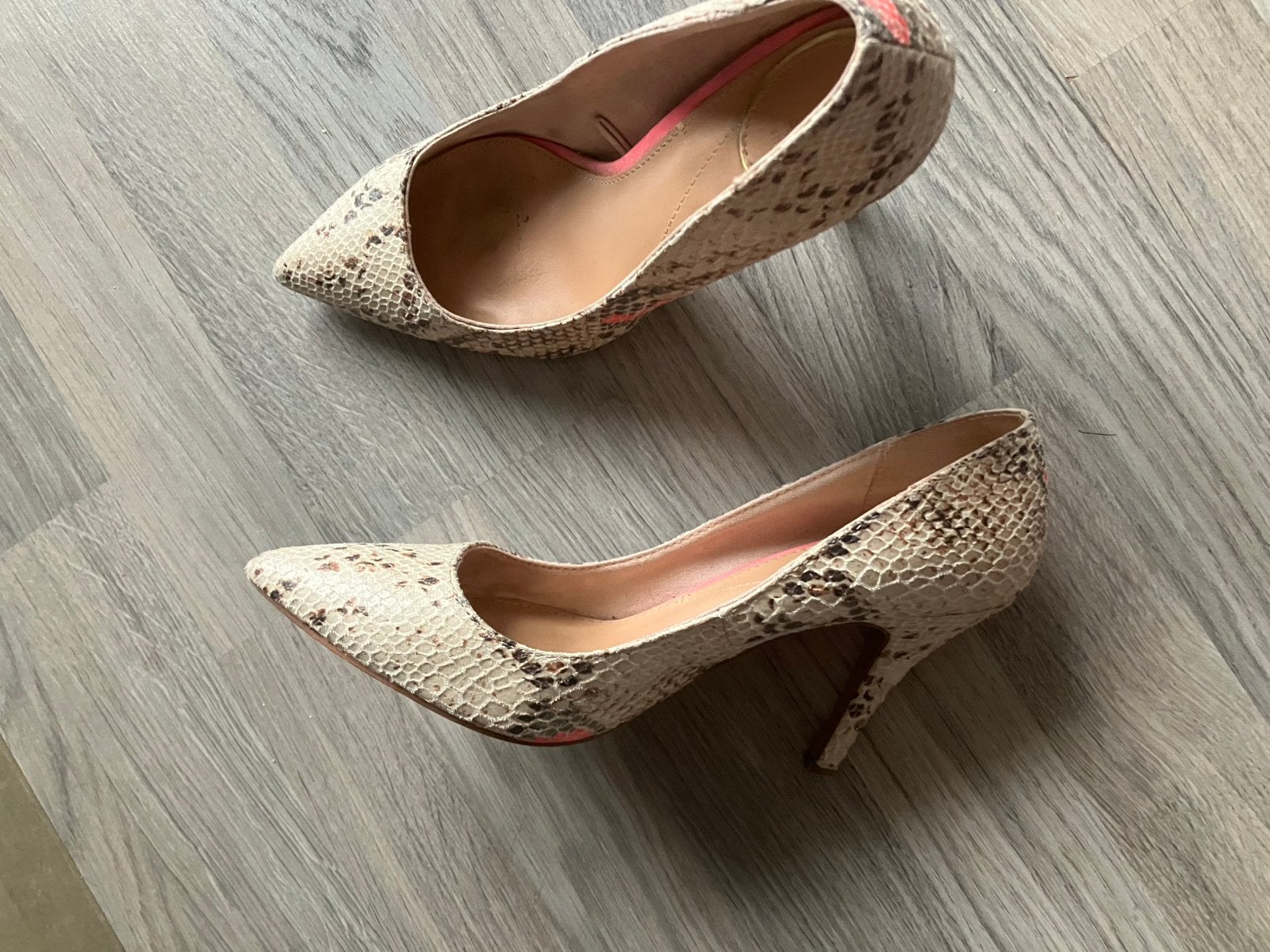 Super leuke Pumps van Bershka mt 39 hoge hak koopje, Ophalen of Verzenden, Zo goed als nieuw, Overige kleuren
