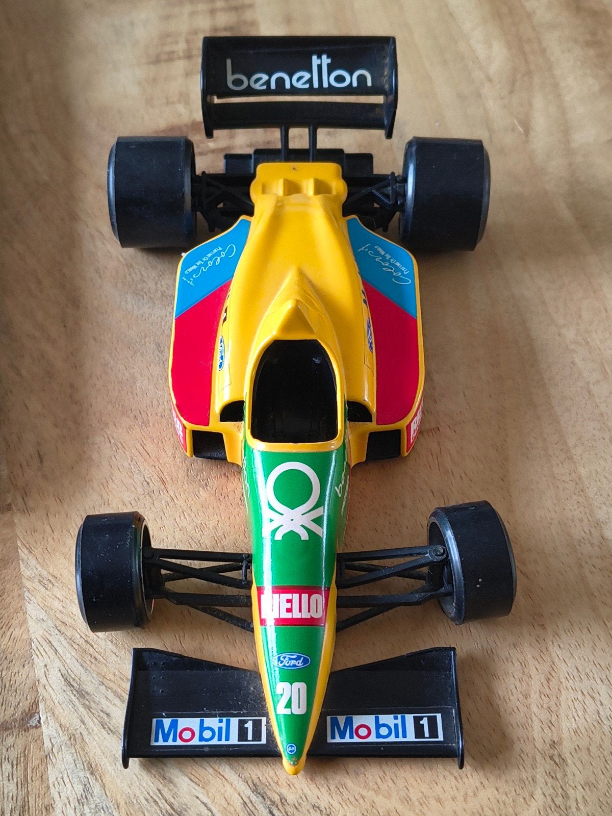 race auto BBURAGO BENETTON FORD B 188 schaal 1/24, Ophalen, Zo goed als nieuw, Auto, Bburago