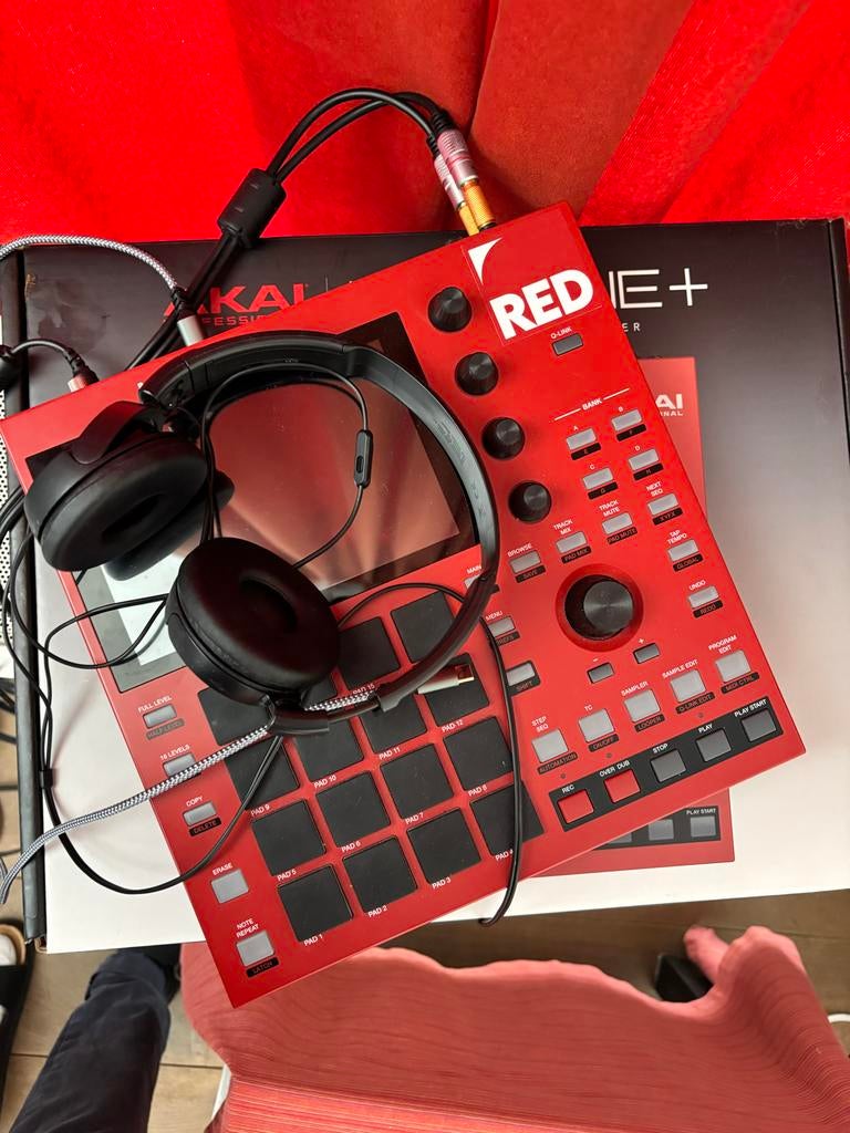 Akai MPC One+ met koptelefoon, Ophalen of Verzenden, Zo goed als nieuw, Overige merken