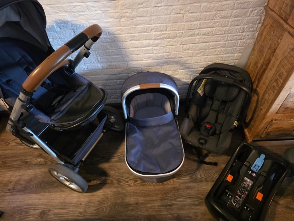 Mutsy Traveller kinderwagen met Joie autostoel en base, Kinderen en Baby's, Kinderwagens en Combinaties, Gebruikt, Ophalen of Verzenden