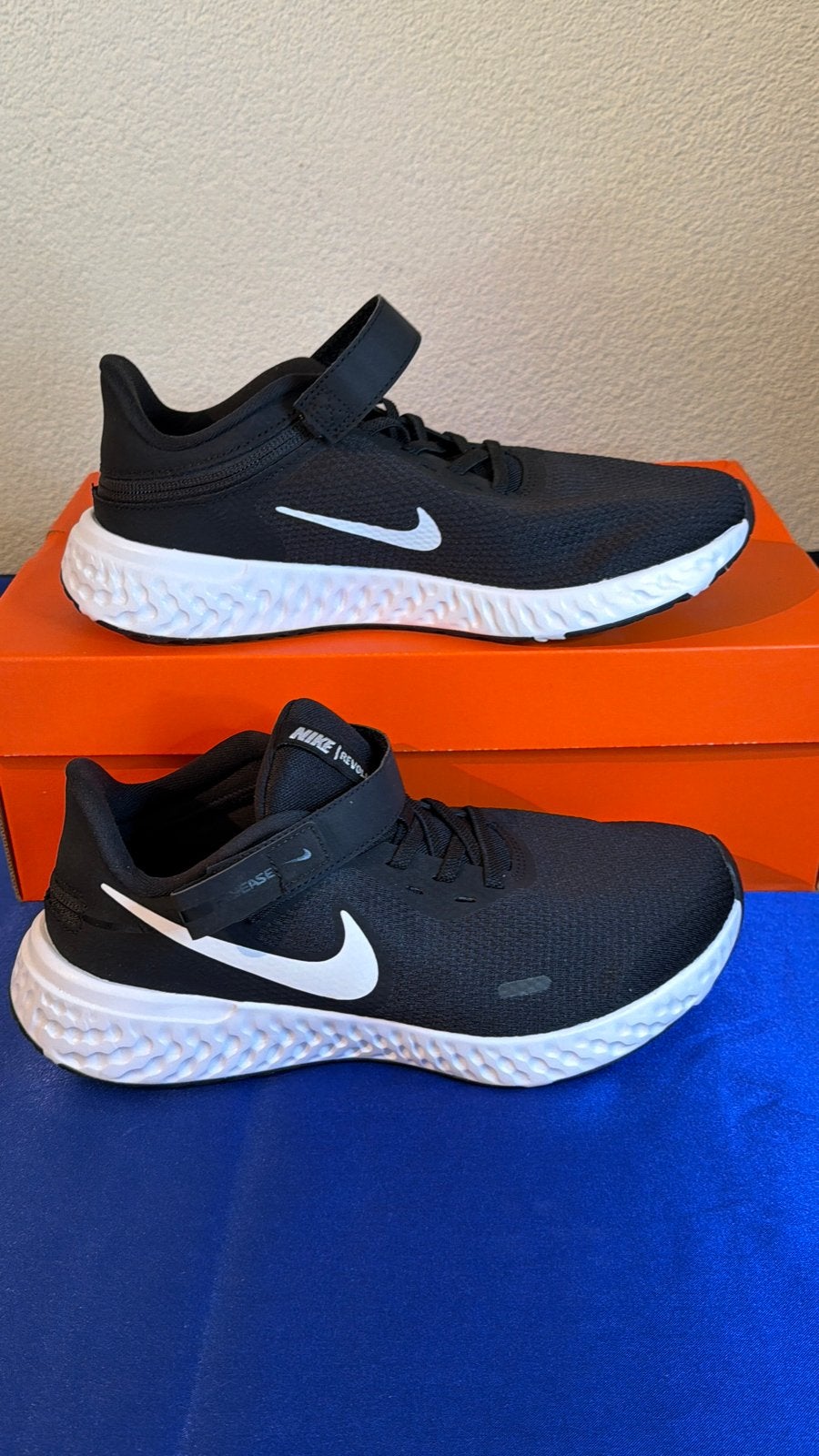 Nike Revolution 5 FlyEase Zwart/Wit - Maat 40.5 - Nieuw, Ophalen of Verzenden, Nieuw, Zwart, Sportschoenen