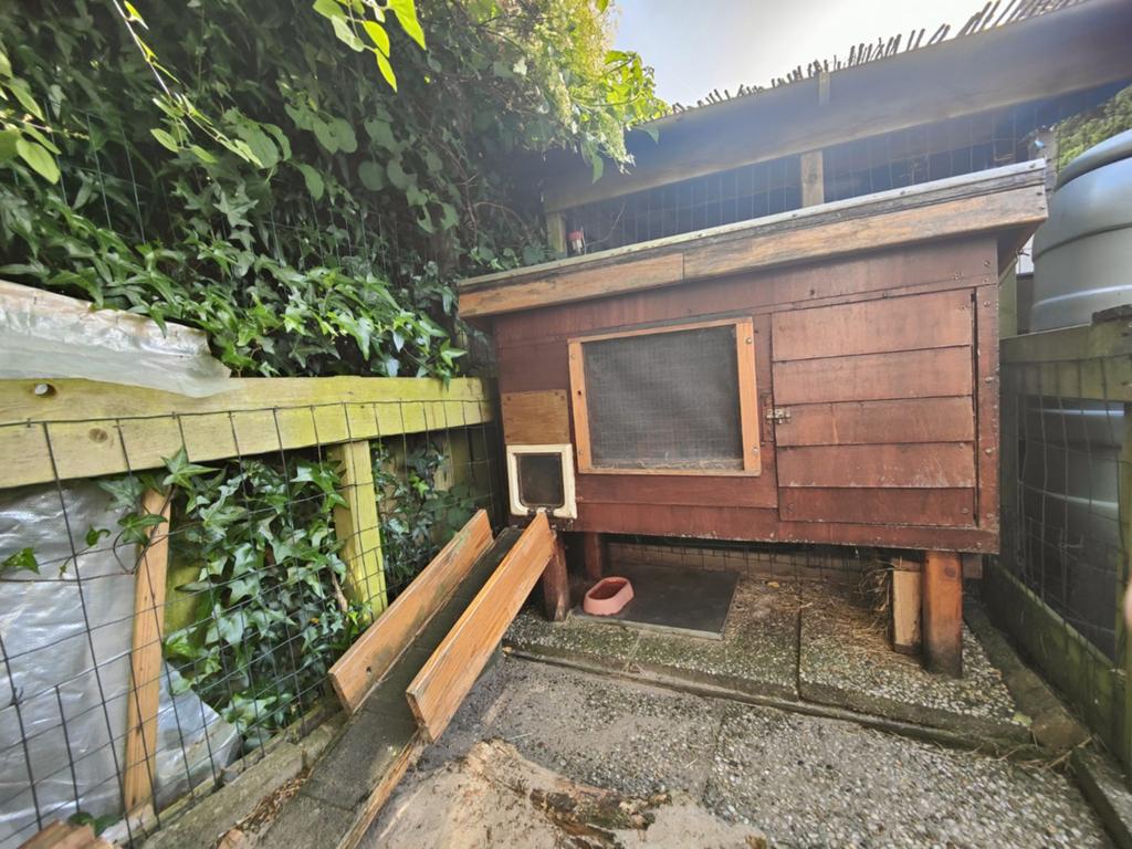 Geïsoleerd konijnenhok, Ophalen, 110 cm of meer, Zo goed als nieuw, 90 cm of meer