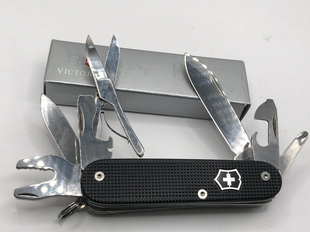 Victorinox CADET Custom 84mm Alox /w Scissor very rare, Caravans en Kamperen, Ophalen of Verzenden, Nieuw