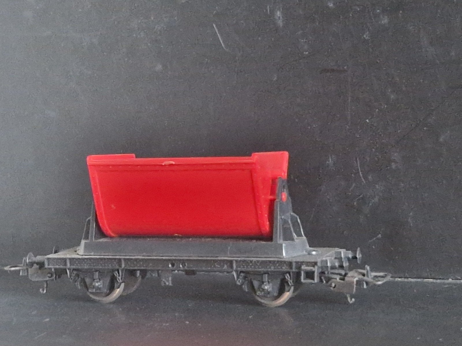 Lima goederenwagon met rode container, Ophalen of Verzenden, Gebruikt, Trein, Schaalmodel