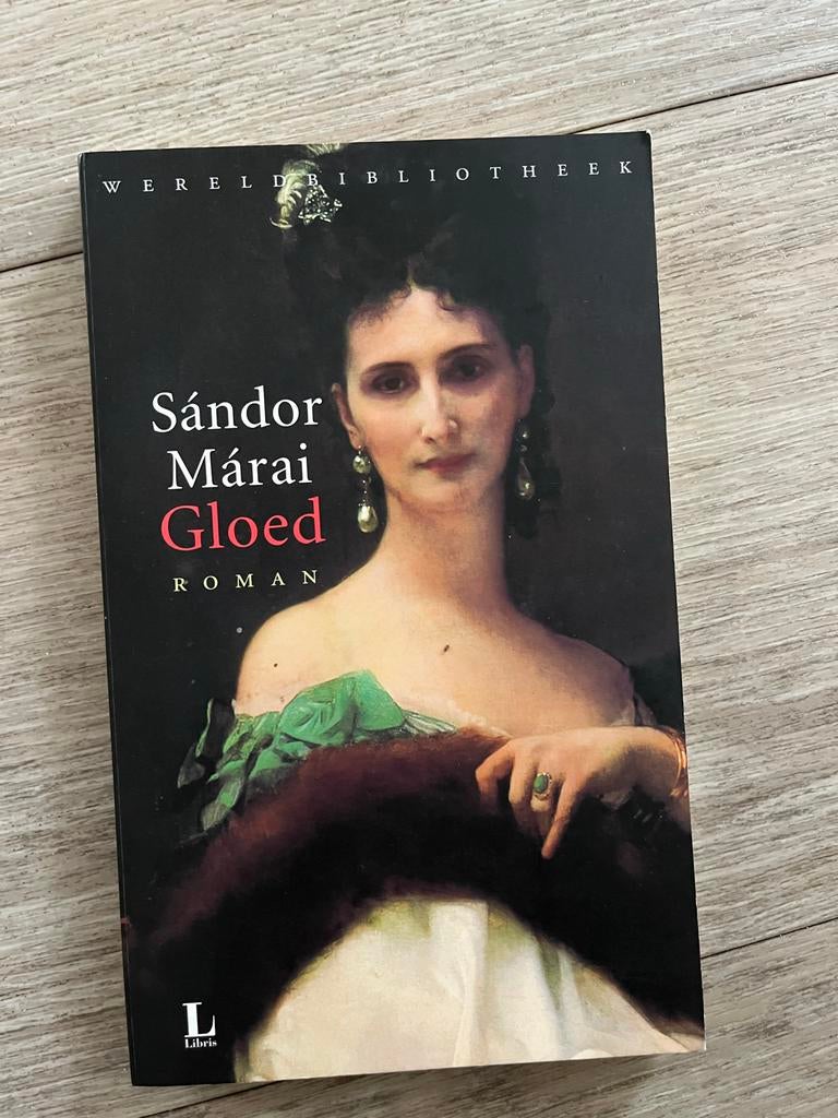 Sándor Márai - Gloed (Roman), Ophalen of Verzenden, Zo goed als nieuw, Europa overig
