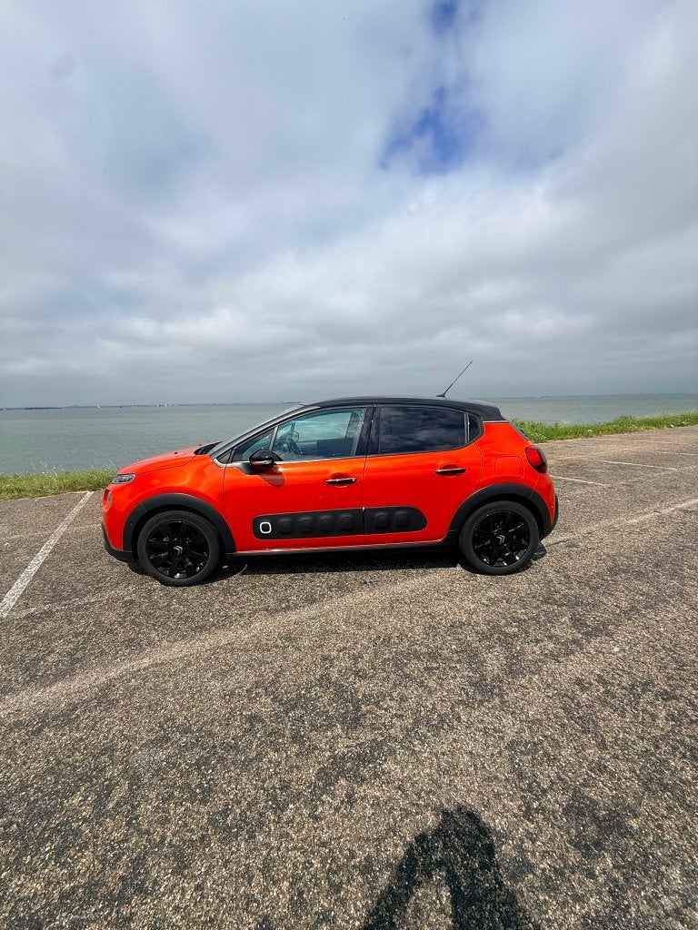 Citroën C3 1.2 Puretech 110pk S&S Eat6 2017, Auto's, 450 kg, 49 €/maand, Origineel Nederlands, Grijs