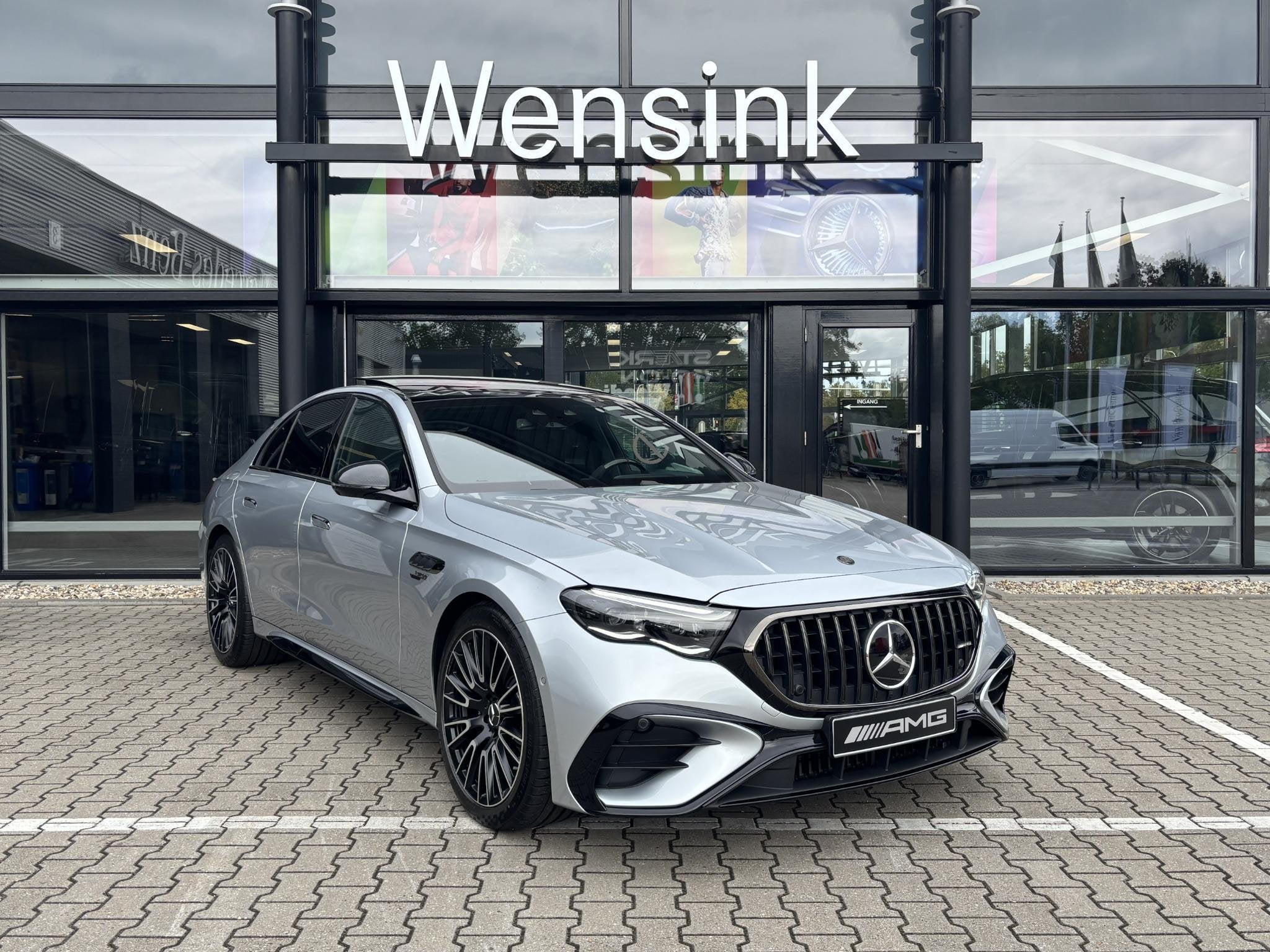 Mercedes-Benz E-Klasse AMG 53 4MATIC+ Night Edition | Premiu, Auto's, Automaat, 21 kWh, Plug-in hybride, Bedrijf