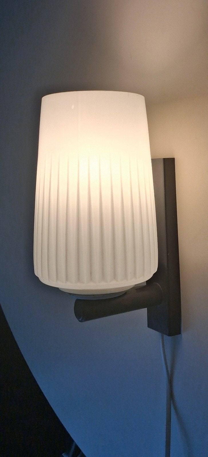 vintage, jaren 60 Philips wandwand, geribbeld opaalglas, Gebruikt, Philips, Indirect licht, Glas