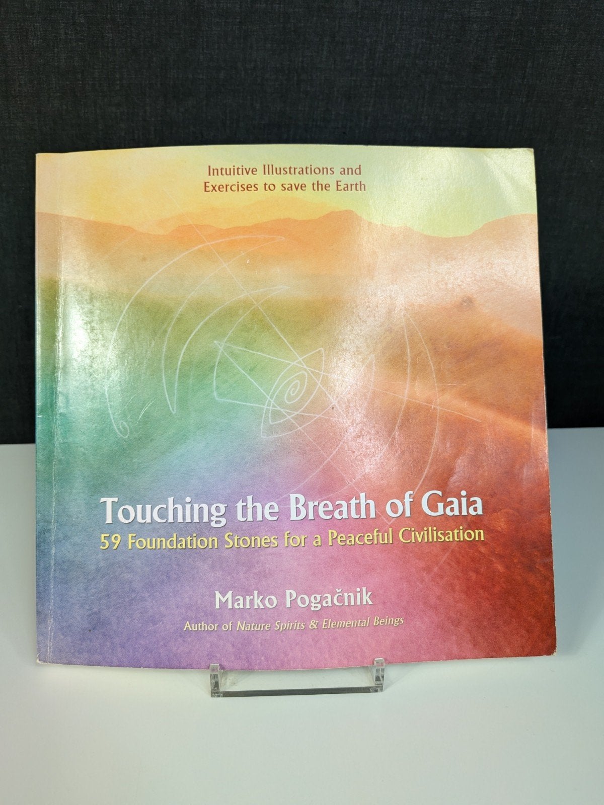 Touching the Breath of Gaia – Marko Pogačnik, Boeken, Gelezen, Spiritualiteit algemeen, Marko Pogačnik, Ophalen of Verzenden