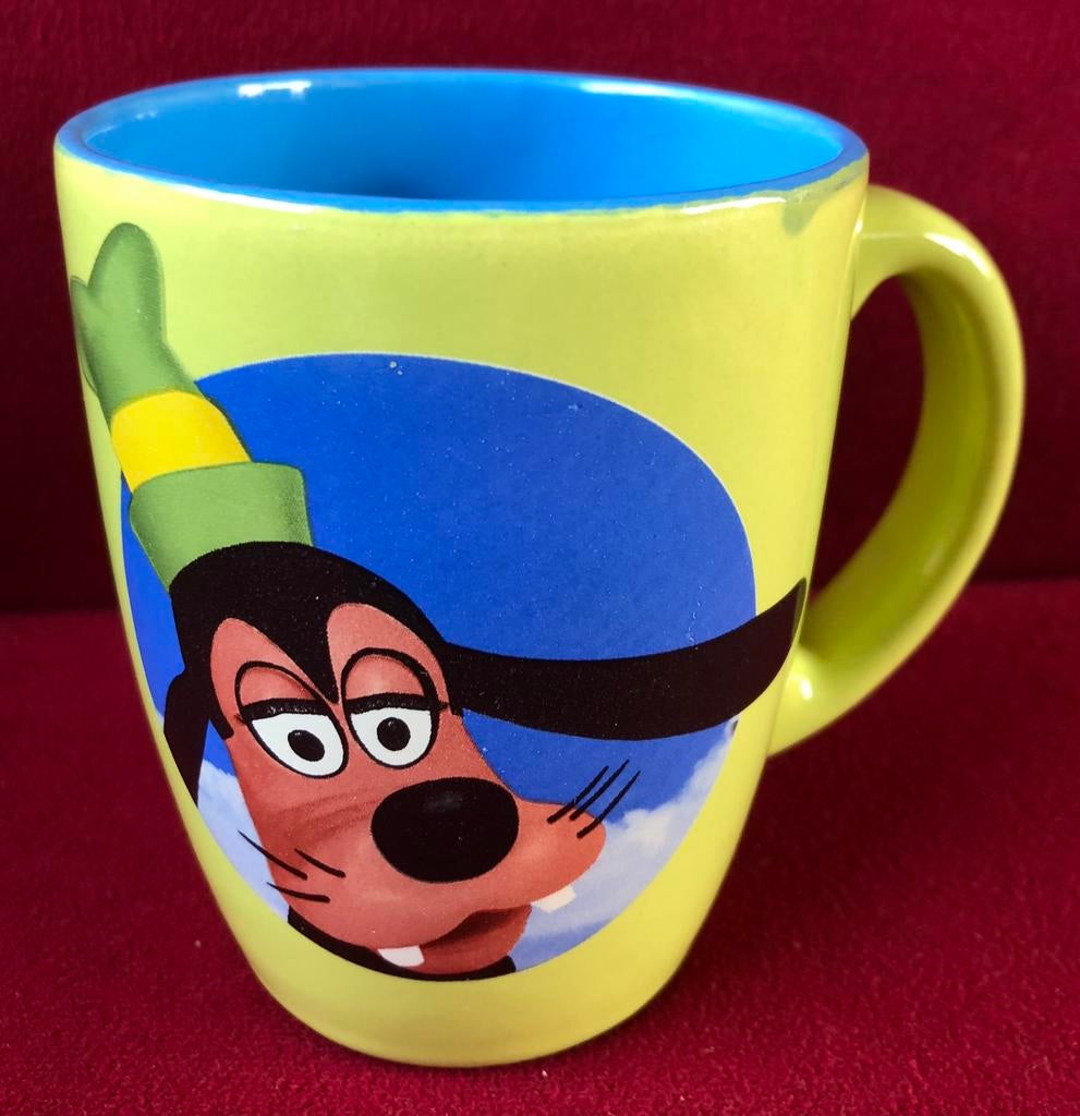Mok Disney World Disneyland Paris Goofy / Esso / Parijs, Verzamelen, Ophalen of Verzenden, Goofy of Pluto, Zo goed als nieuw, Servies
