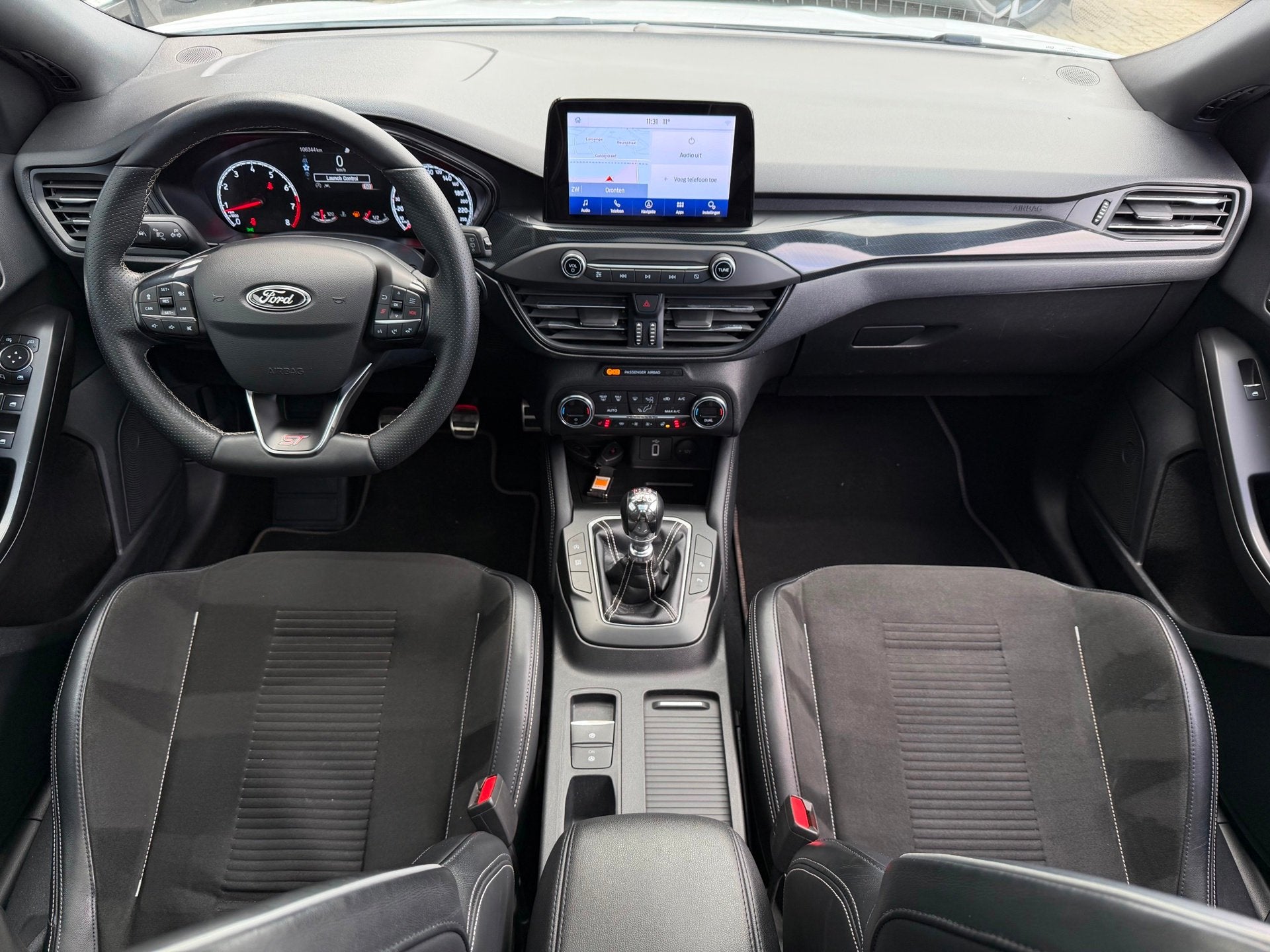 Ford Focus 2.3 EcoBoost ST-3 Panoramadak Sportuitlaat ACC Re, Auto's, 1408 kg, Gebruikt, Zwart, 4 cilinders