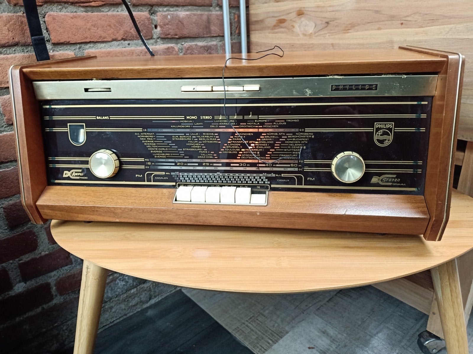 Vintage Philips B5X23A/01 Bi-Ampli Radio (1962/1963), Ophalen