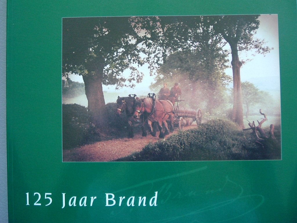 125 jaar Brand. Traditie en vernieuwing - 1996., Ophalen of Verzenden, Zo goed als nieuw, Overige typen, Brand