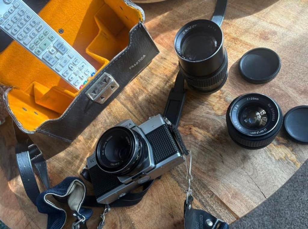 Praktica super TL 1000 spiegelreflexcamera., Audio, Tv en Foto, Fotocamera's Analoog, Ophalen of Verzenden, Zo goed als nieuw