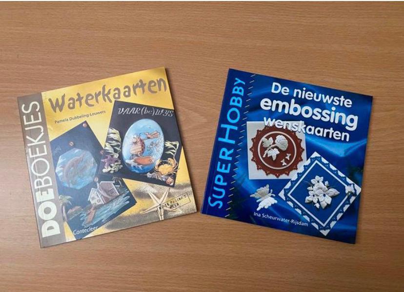 Twee hobbyboeken: 'Embossing wenskaarten' en 'Waterkaarten'., Ophalen of Verzenden, Nieuw
