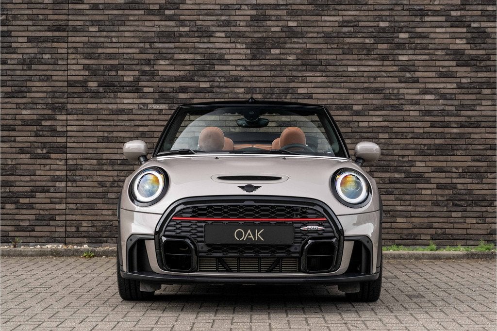 MINI Cabrio *VERKOCHT*2.0 John Cooper Works F1 Aut. | Navi |, Auto's, Mini, Gebruikt, 4 stoelen, BTW verrekenbaar, Voorwielaandrijving