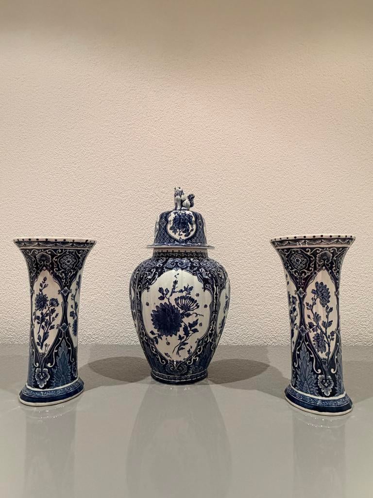 Delfts Blauw vaas en twee vazen van Boch België, Ophalen of Verzenden