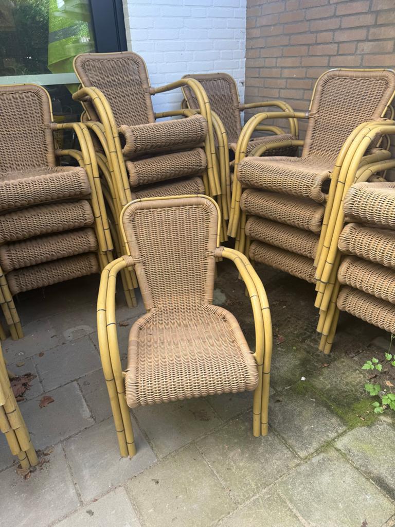 Rotan stoelen - set van 30, Huis en Inrichting, Stoelen, Ophalen, Gebruikt, Bruin, Riet of Rotan