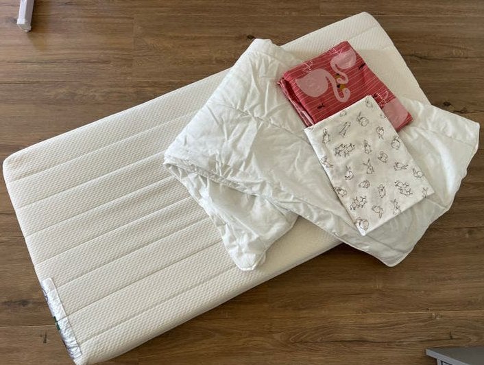 Matras ledikant met extra’s, Kinderen en Baby's, Babywiegjes en Ledikanten, Ophalen, Zo goed als nieuw, Ledikant