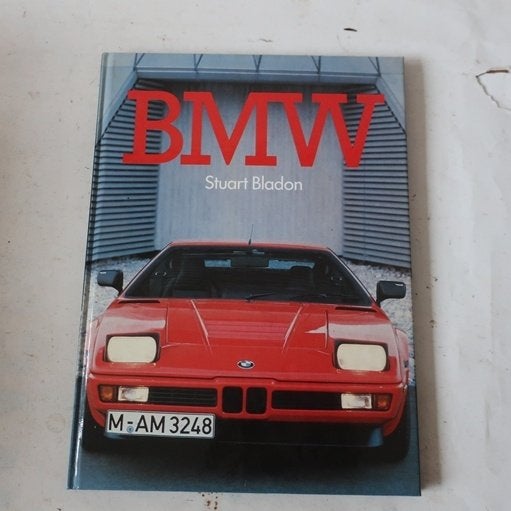 BMW auto's geschiedenis en modellen Stuart Bladon, Boeken, Auto's | Boeken, Ophalen of Verzenden, Gelezen, BMW