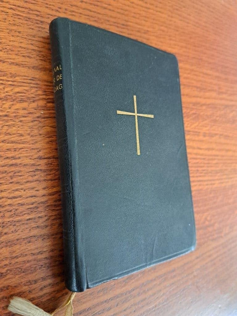 Missaal voor de zondag en voor de feesten – 1961, Ophalen of Verzenden, Gelezen, Christendom | Katholiek