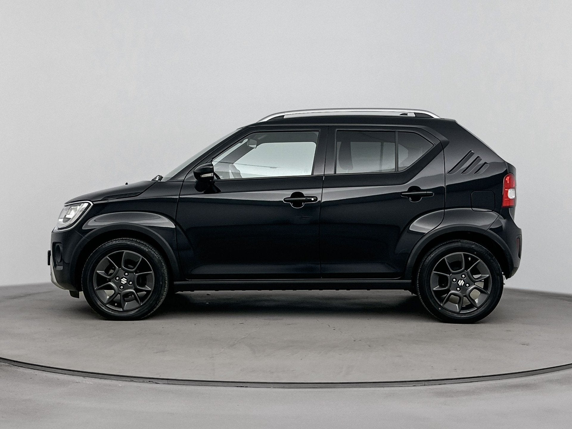 Suzuki Ignis 1.2 Smart Hybrid Style Automaat | Navigatie | L, Stof, Gebruikt, 4 cilinders, Zwart