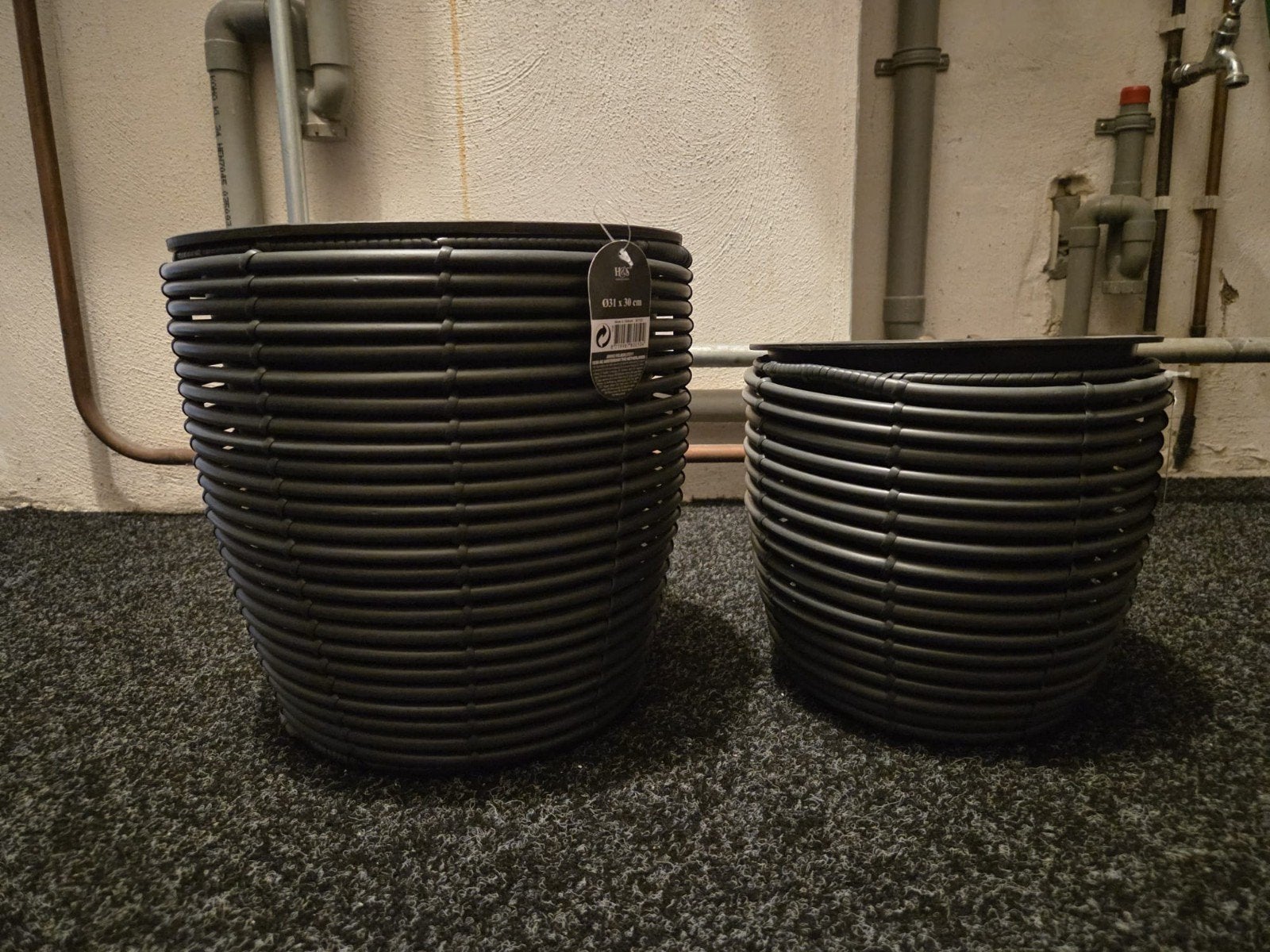 Set van 2 zwarte kunststof bloempotten, H&S Collection, Tuin en Terras, 25 tot 40 cm, Kunststof, Rond, Nieuw