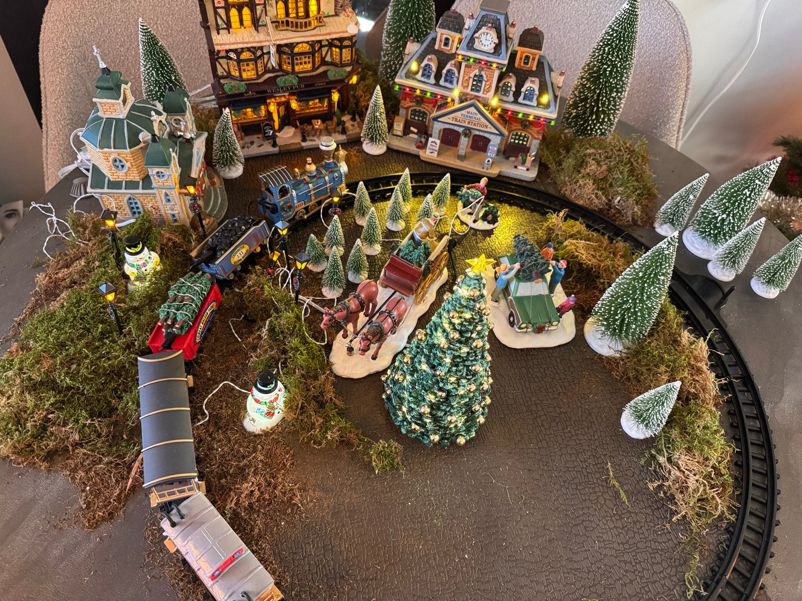 Kerststad van LEMAX nieuw uit de doos incl trein!, Diversen, Ophalen, Zo goed als nieuw
