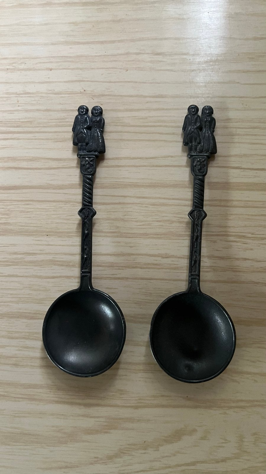 Set van 2 vintage tinnen lepels met figuren, Ophalen of Verzenden