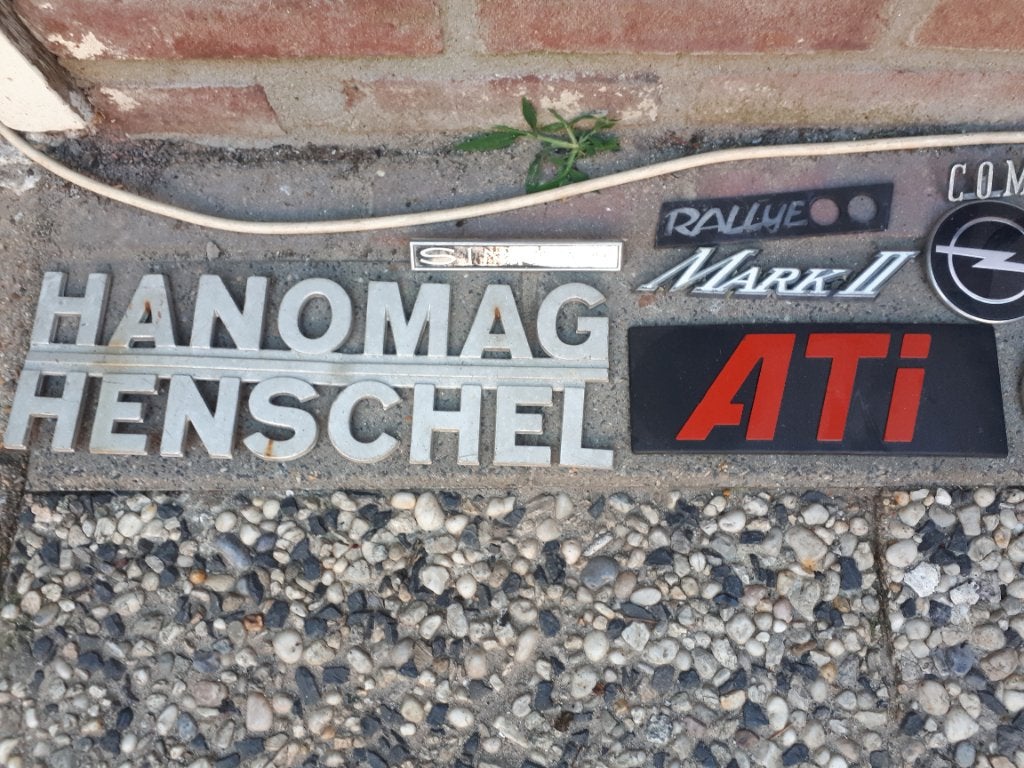 Div. Oldtimer emblemen - (op te halen in Helmond), Ophalen, Gebruikt, Overige merken