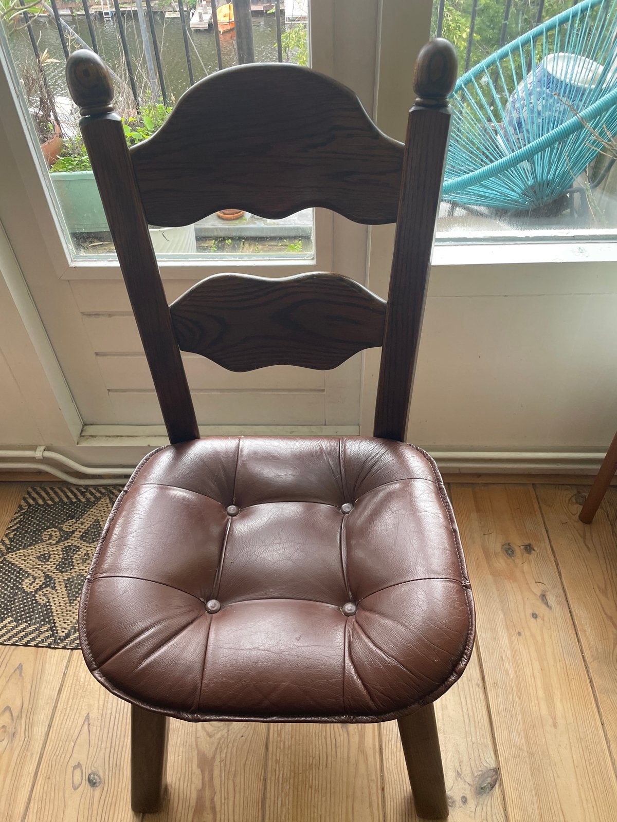 4 Vintage eikenhouten stoelen met leren zitting, Ophalen, Gebruikt, Bruin, Vier