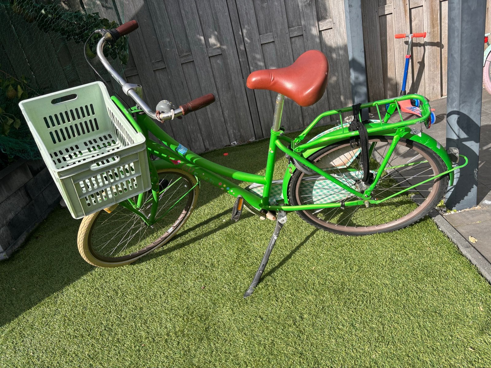Lief! Kinderfiets - Groen met mandje, Fietsen en Brommers, Terugtraprem, Gebruikt, Ophalen of Verzenden, Handrem