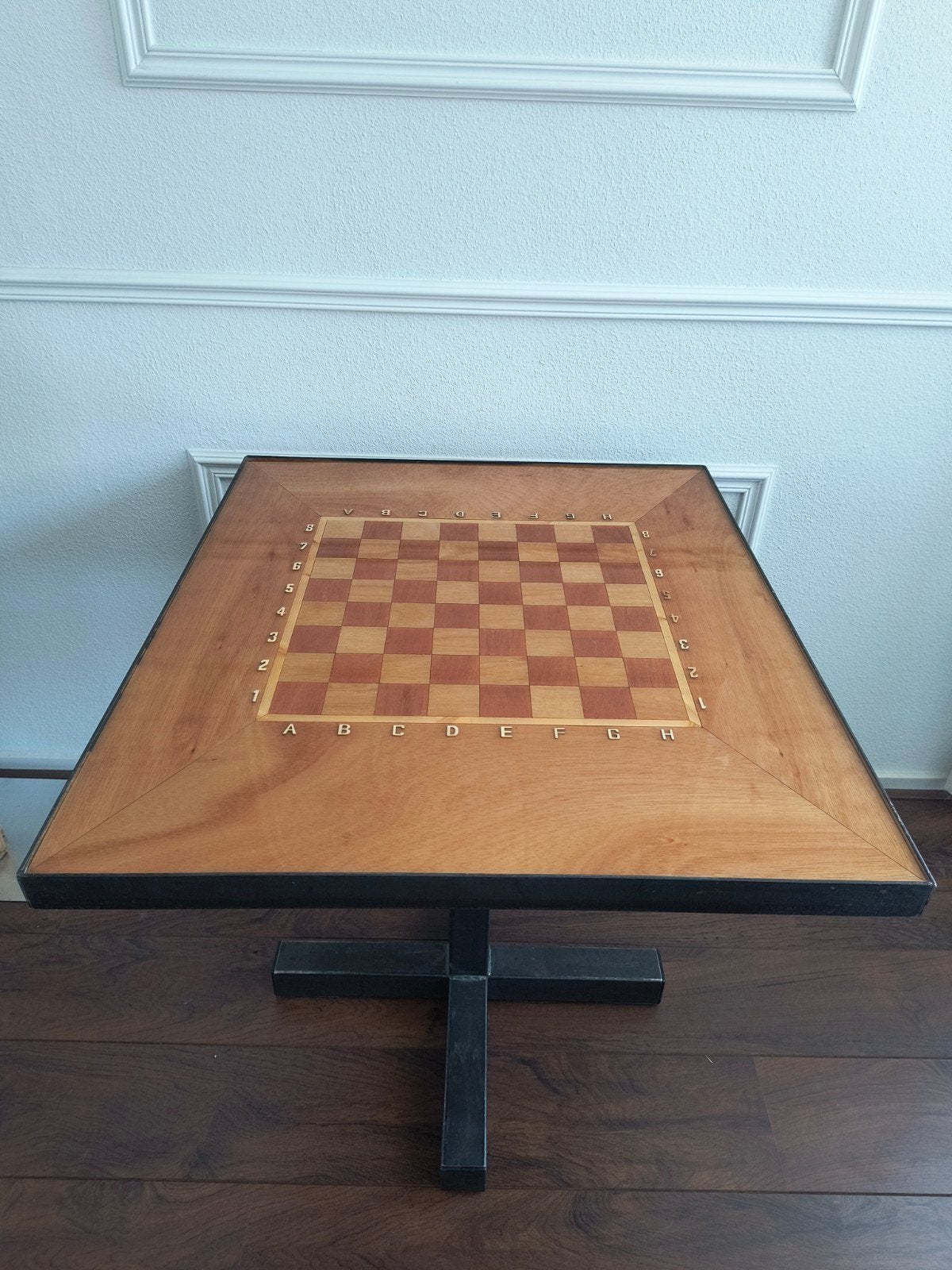 Handgemaakte Schaaktafel van Metaal, Hout en Epoxy, Een of twee spelers, Ophalen, Nieuw