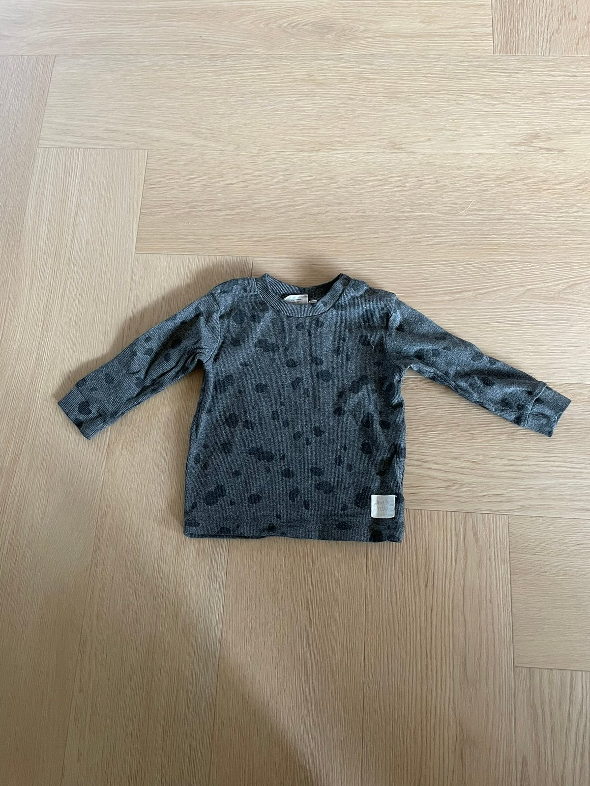 Donkergrijs shirt met lange mouwen voor kinderen, Ophalen of Verzenden, Zo goed als nieuw, Jongen