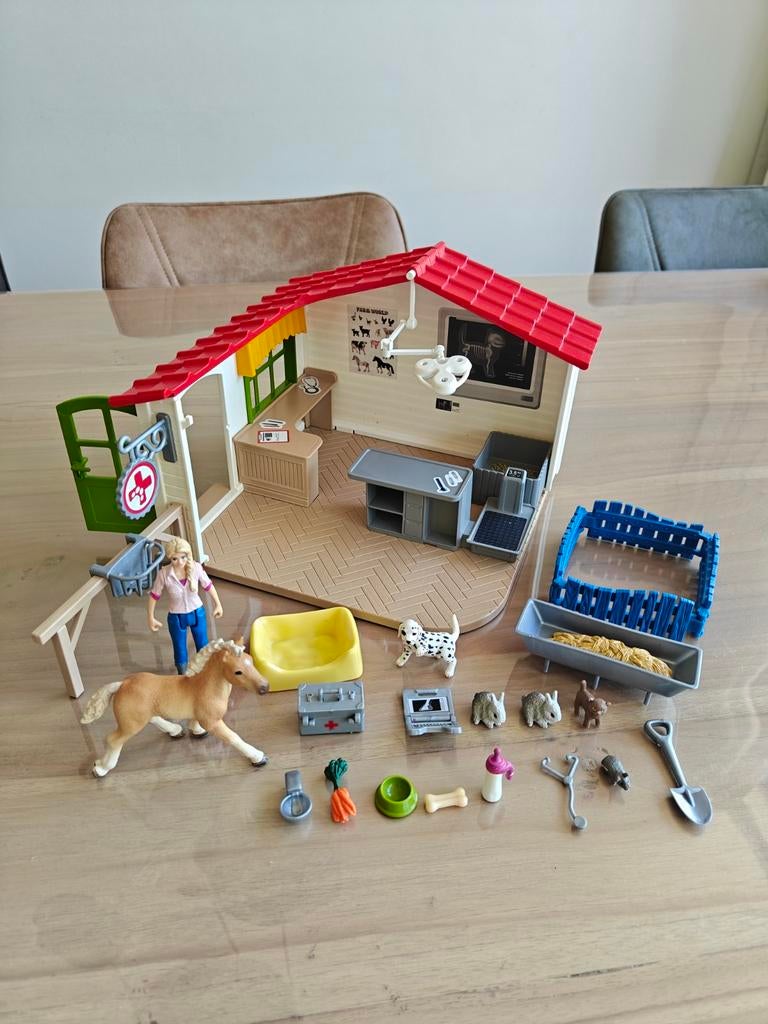 Schleich Dierenartspraktijk met accessoires, Ophalen of Verzenden, Zo goed als nieuw, Jongen of Meisje
