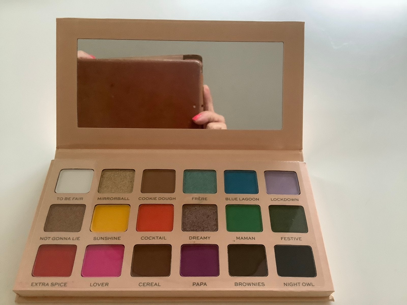 Nieuw Revolution Sophx Super Spice Oogschaduw Palet 18 kleur, Nieuw, Ophalen of Verzenden, Make-up, Overige kleuren