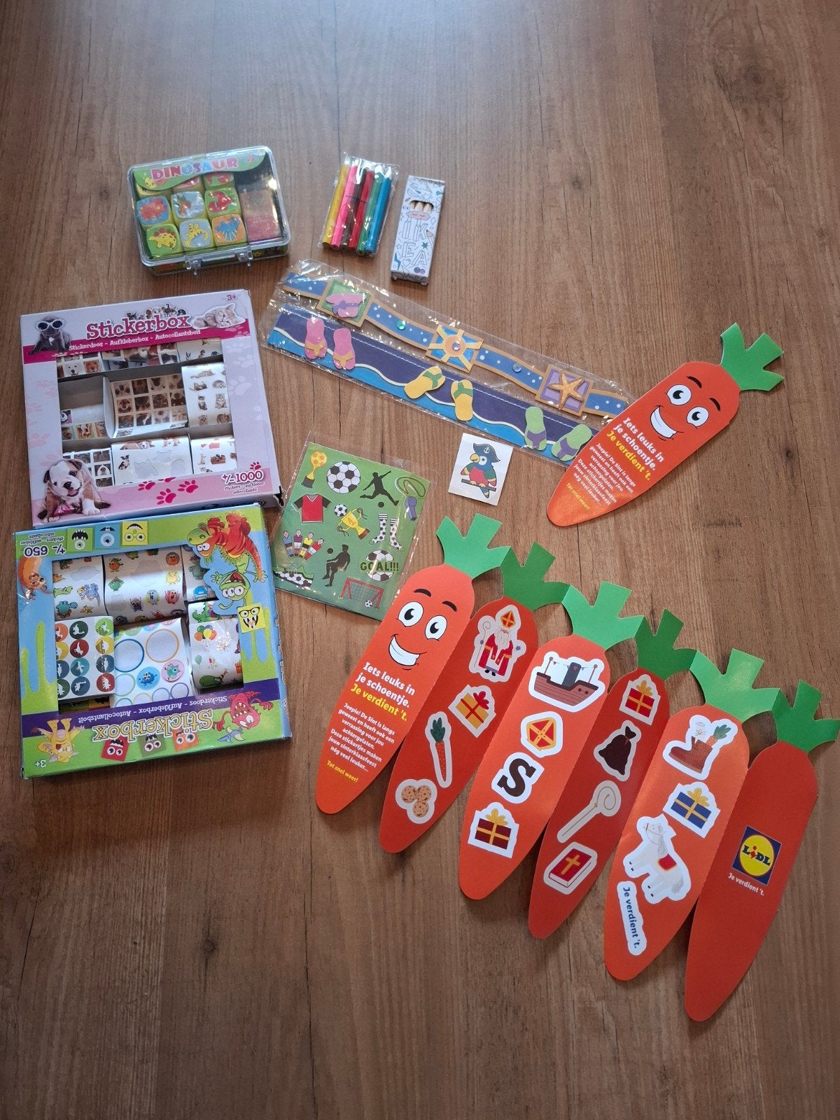 knutselsetje / stickers, Ophalen of Verzenden, Gebruikt, Meerdere stickers