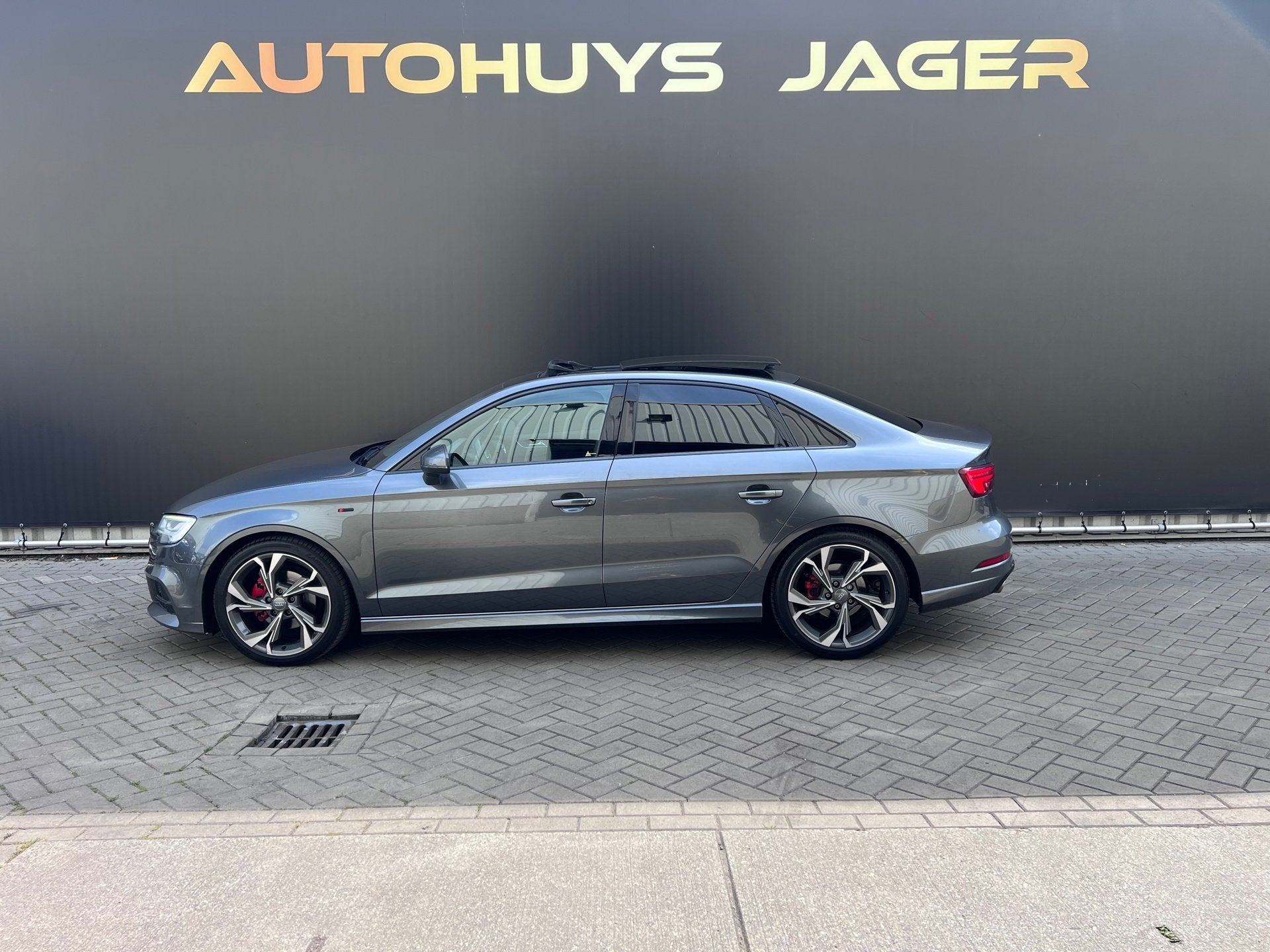 Audi A3 Limousine 35 TFSI CoD Advance Sport - 3x S Line - Pa, Auto's, Audi, Stof, 4 cilinders, 150 pk, Bedrijf