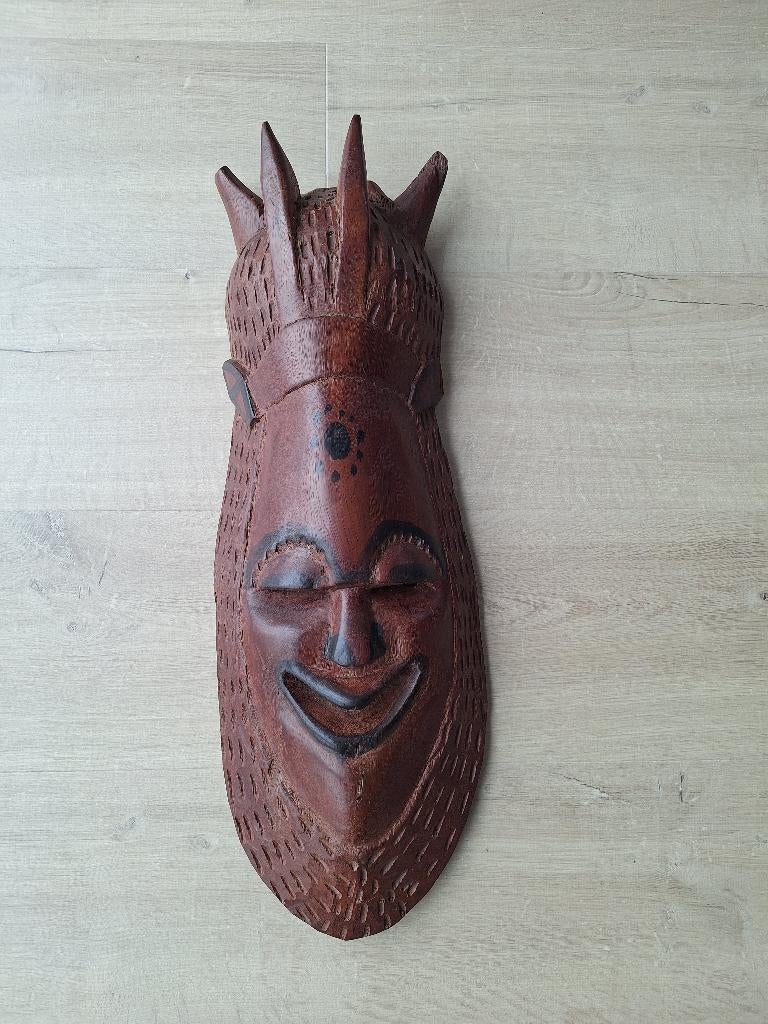 Afrikaans houten masker 60 cm., Houtsnijwerk, Handgemaakt, Hout, Bruin