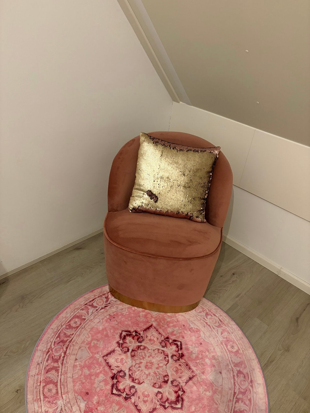 Leuk roze stoeltje, Ophalen, Gebruikt, Overige kleuren, Eén