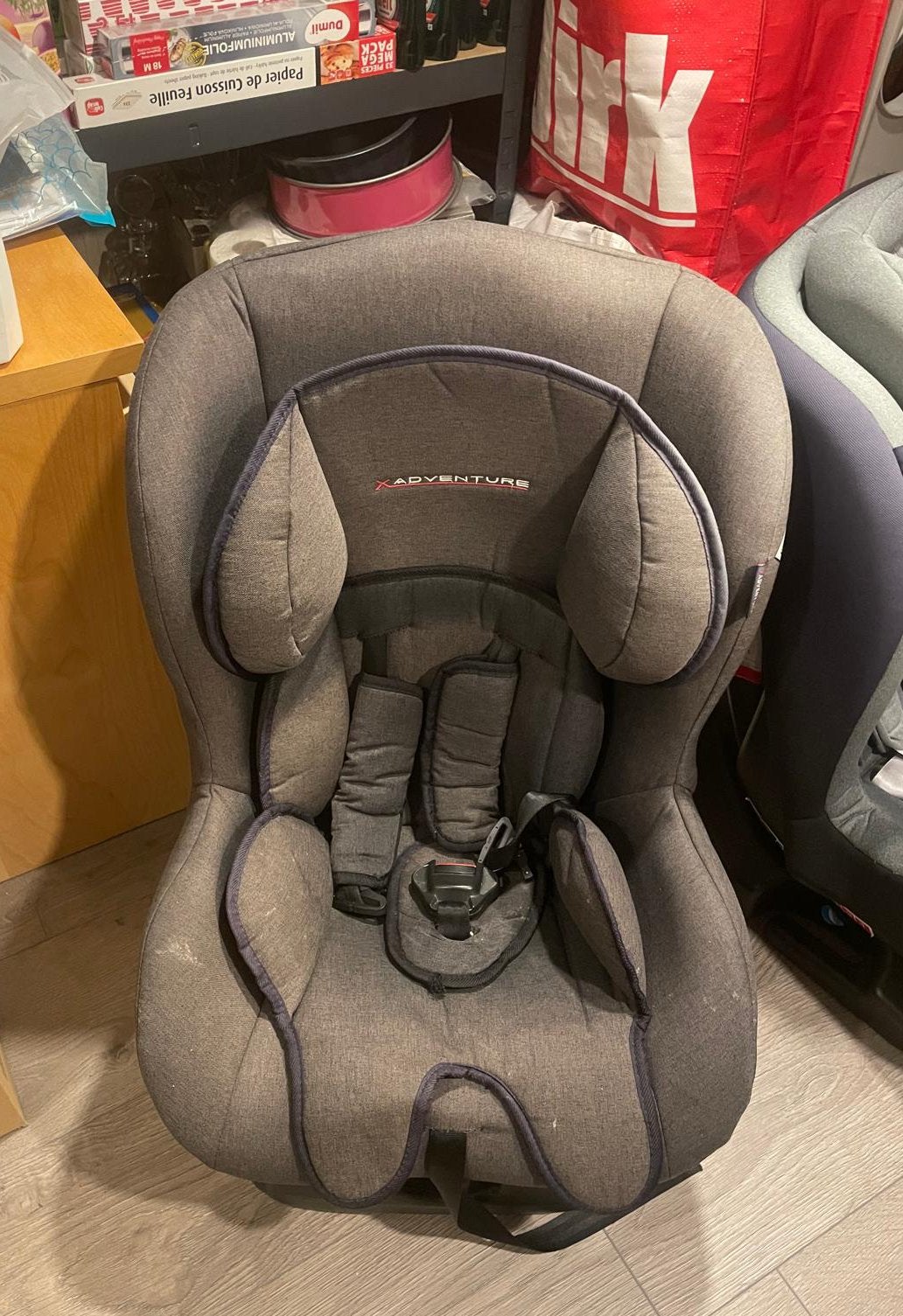 2x kinderzitjes voor in de auto - Nette staat samen €35, Autogordel, 15 t/m 36 kg, Zo goed als nieuw, Ophalen