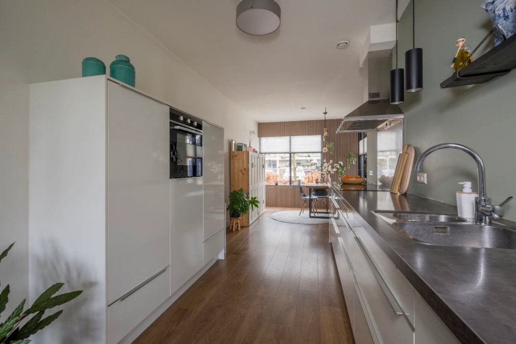 Resopal Keuken (2011) met inbouwapparatuur, Ophalen, Gebruikt, Overige materialen, Wit