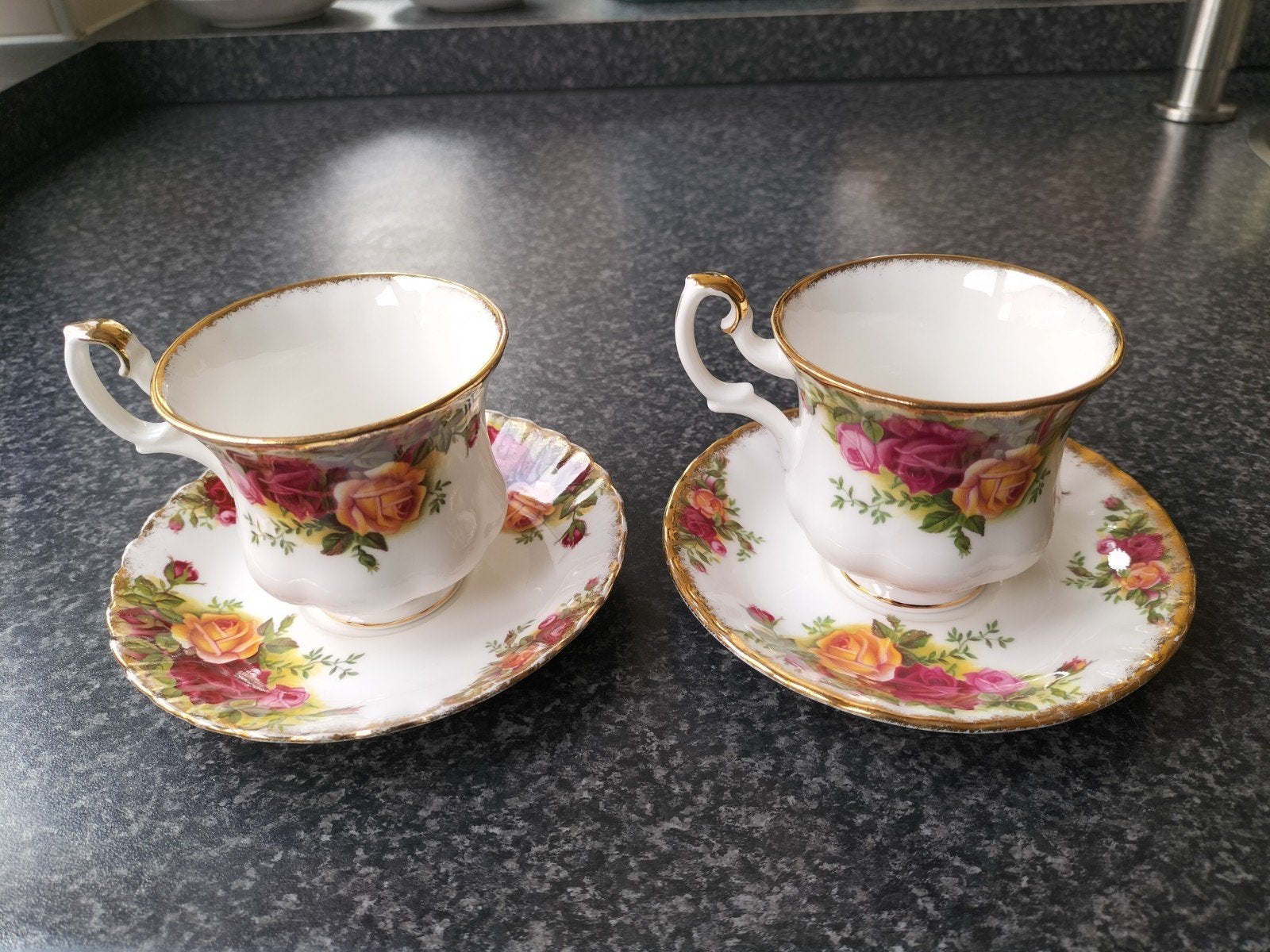 Royal Albert Old country roses, Ophalen of Verzenden, Gebruikt, Porselein, Kop en/of schotel