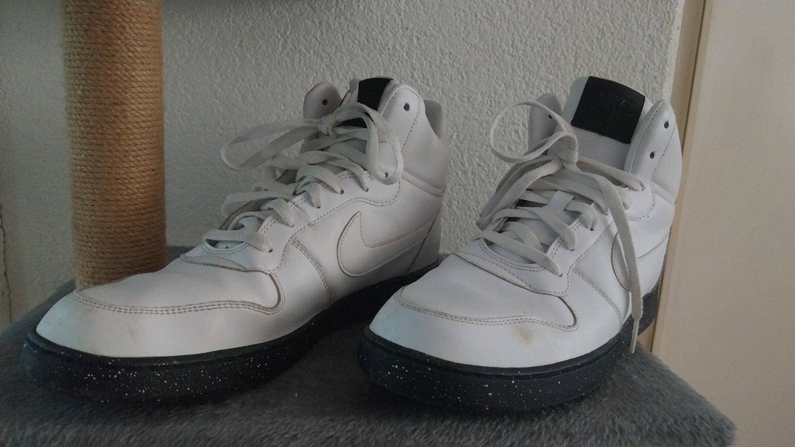 Nike Court Borough Mid 2 Sneakers - Maat 45.5, Wit, Nike, Ophalen of Verzenden, Gedragen