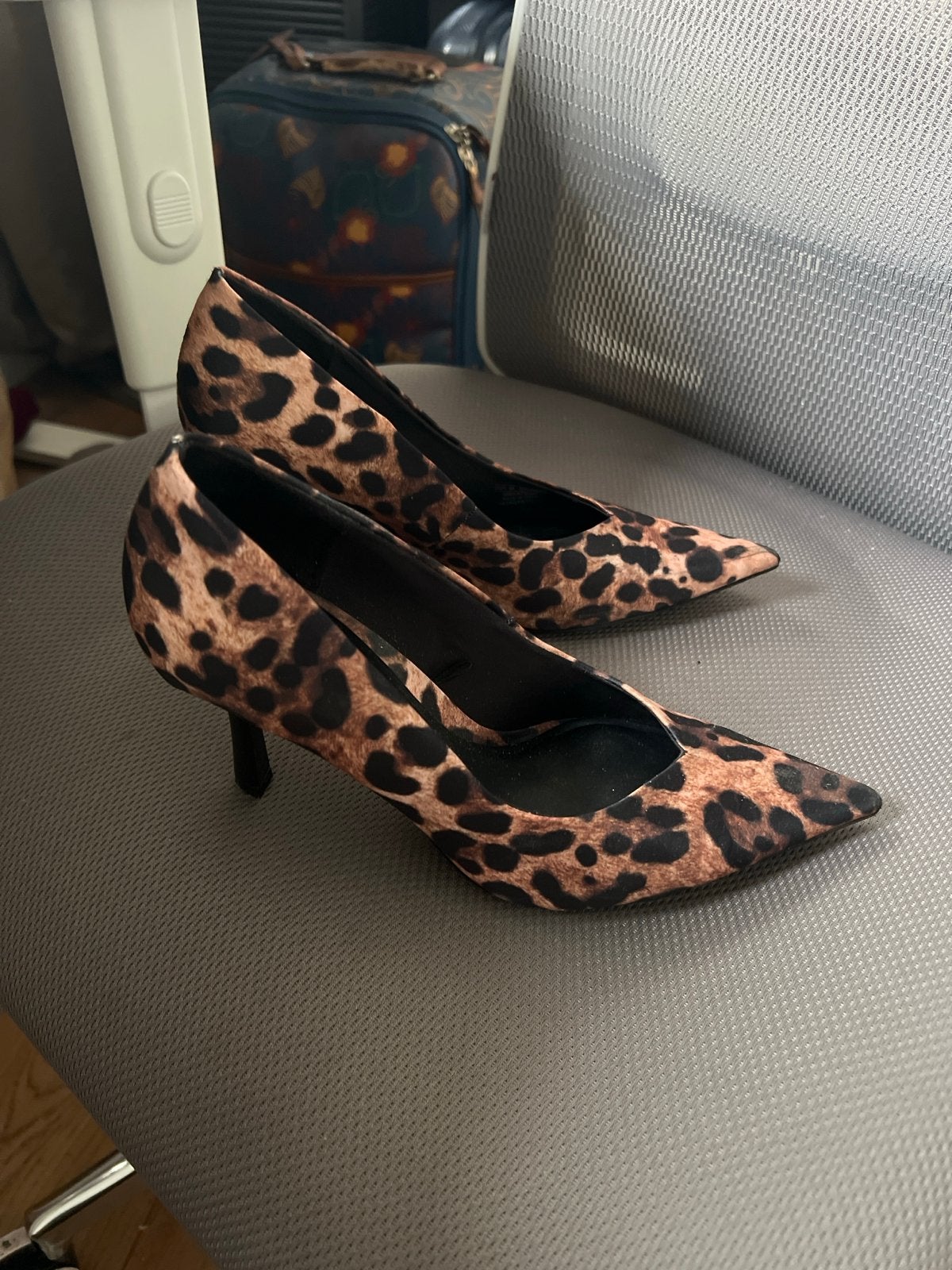 Stradivarius Heels, Ophalen of Verzenden, Zo goed als nieuw, Zwart