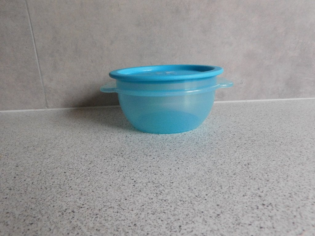 Tupperware 400 ml. Quick Kom Blauw, Ophalen of Verzenden, Zo goed als nieuw, Met deksel, Bak of Kom