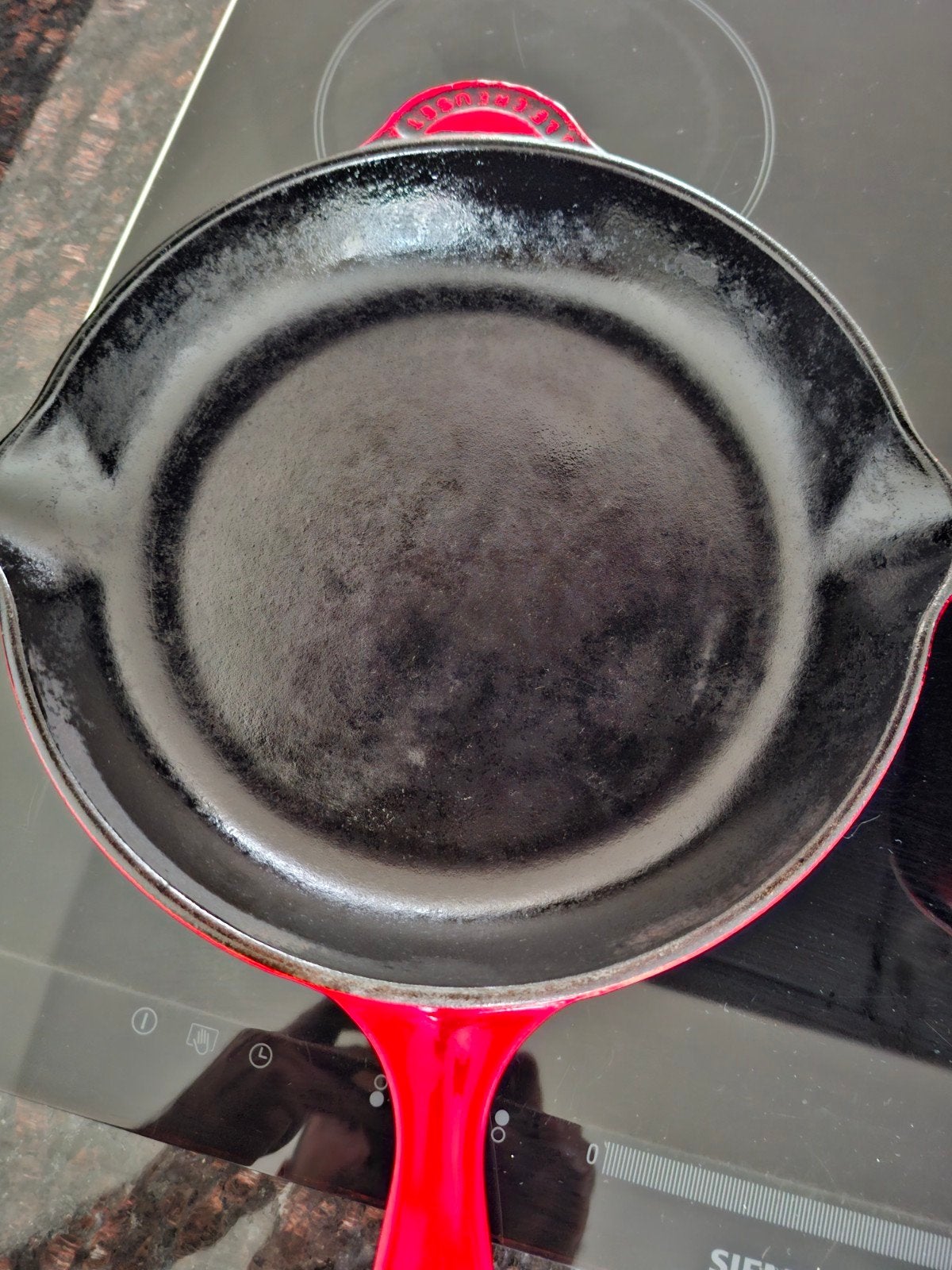 Le Creuset Gietijzeren Koekenpan/skillet- Rood 26cm, Huis en Inrichting, Keuken | Potten en Pannen, Ophalen, Gebruikt, Gietijzer