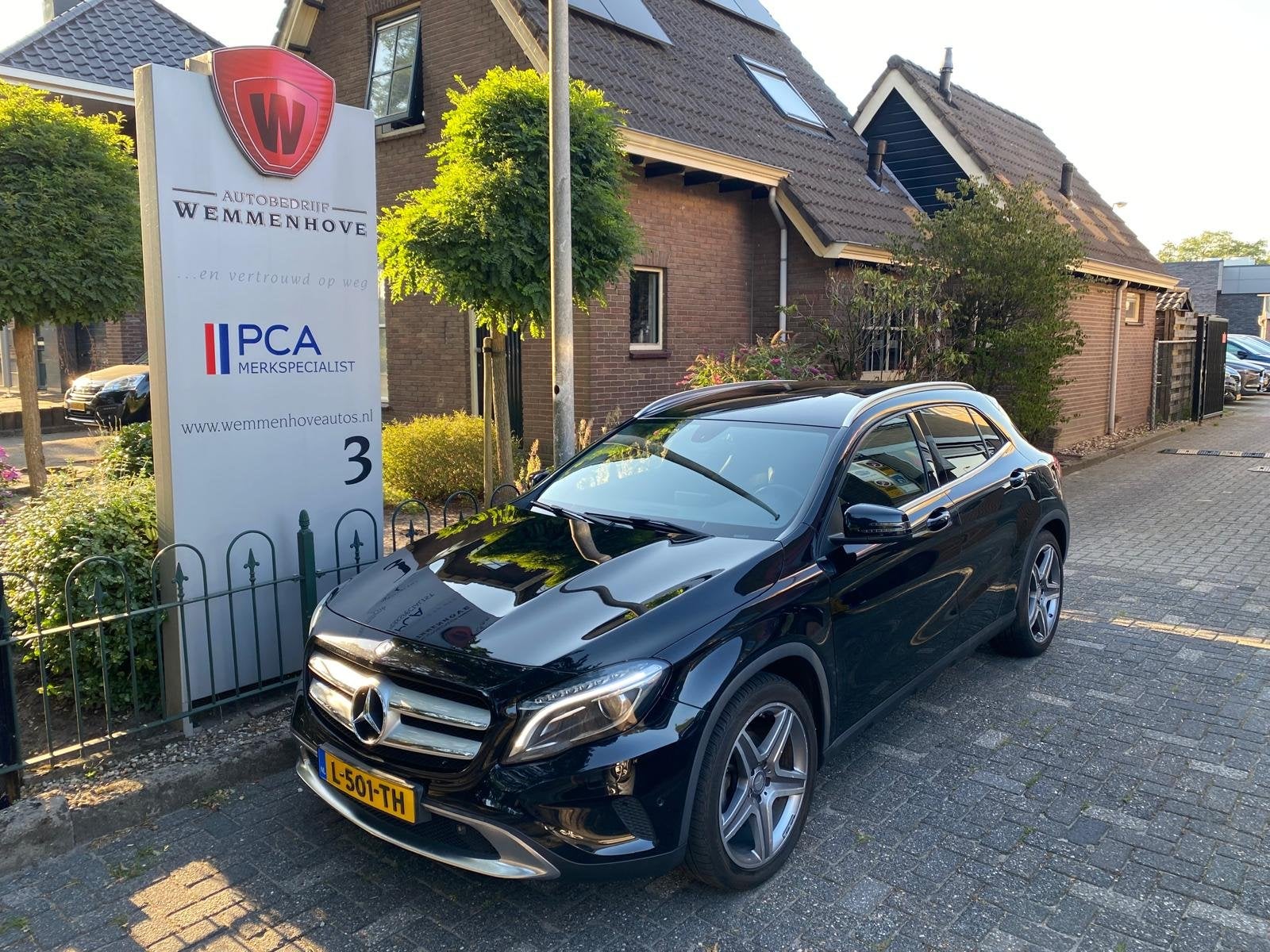 Mercedes-Benz GLA 200 Ambition (bj 2015), Voorwielaandrijving, 12 maanden, Gebruikt, Zwart