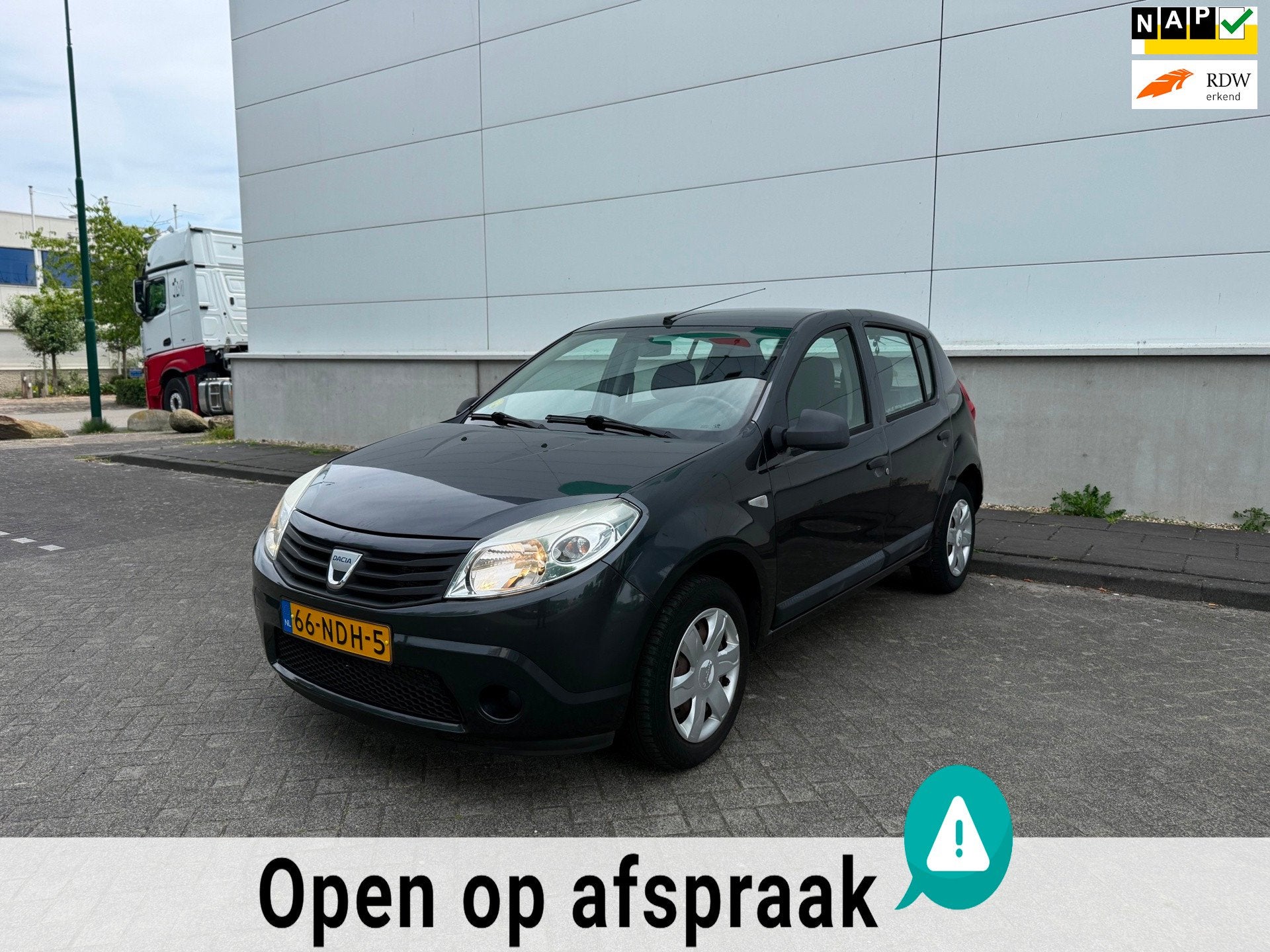 Dacia Sandero 1.2 Ambiance AIRCO/NAP/NWE APK/1E EIGENAAR, Auto's, Dacia, Voorwielaandrijving, Gebruikt, 31 €/maand, Origineel Nederlands